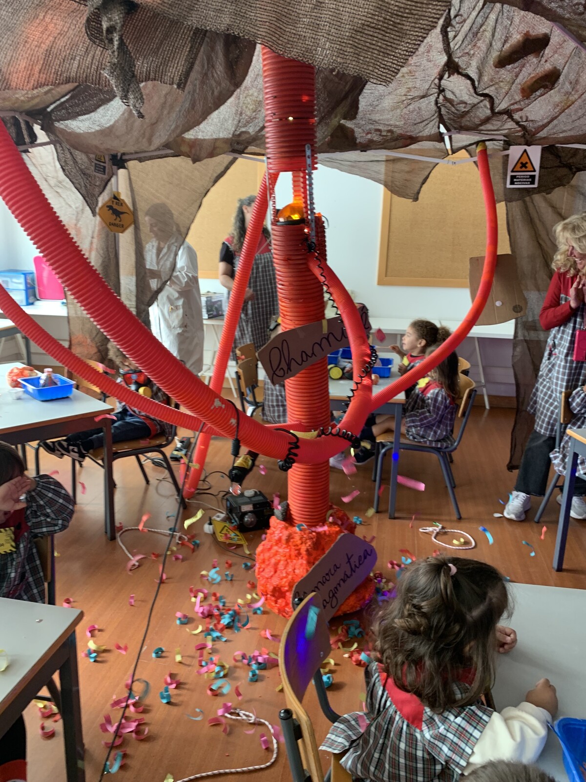 Oficina: "A Ciência dos Vulcões", por Centrifuga