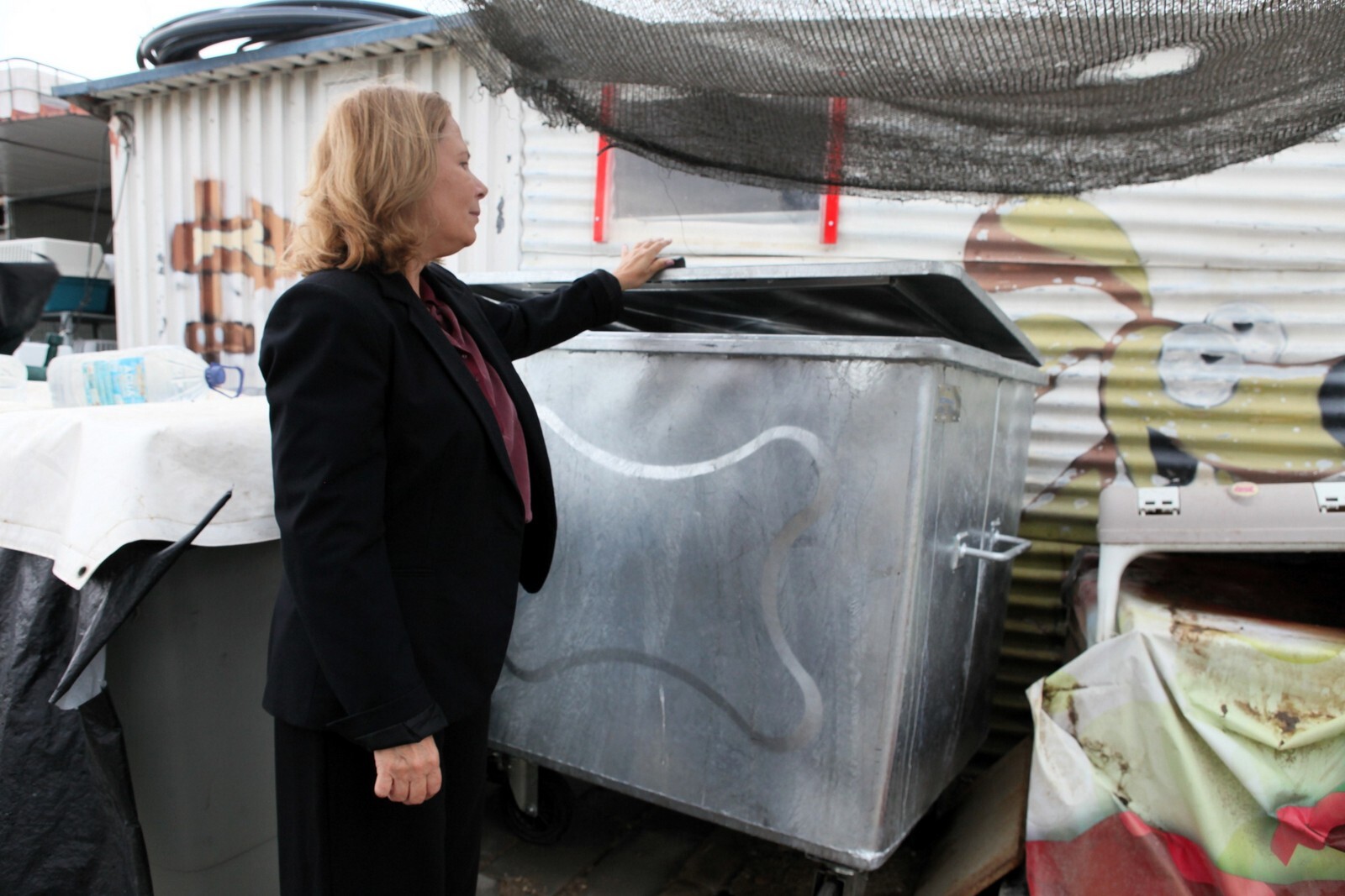 Município da Moita oferece contentor a Abrigo da Mãozinhas