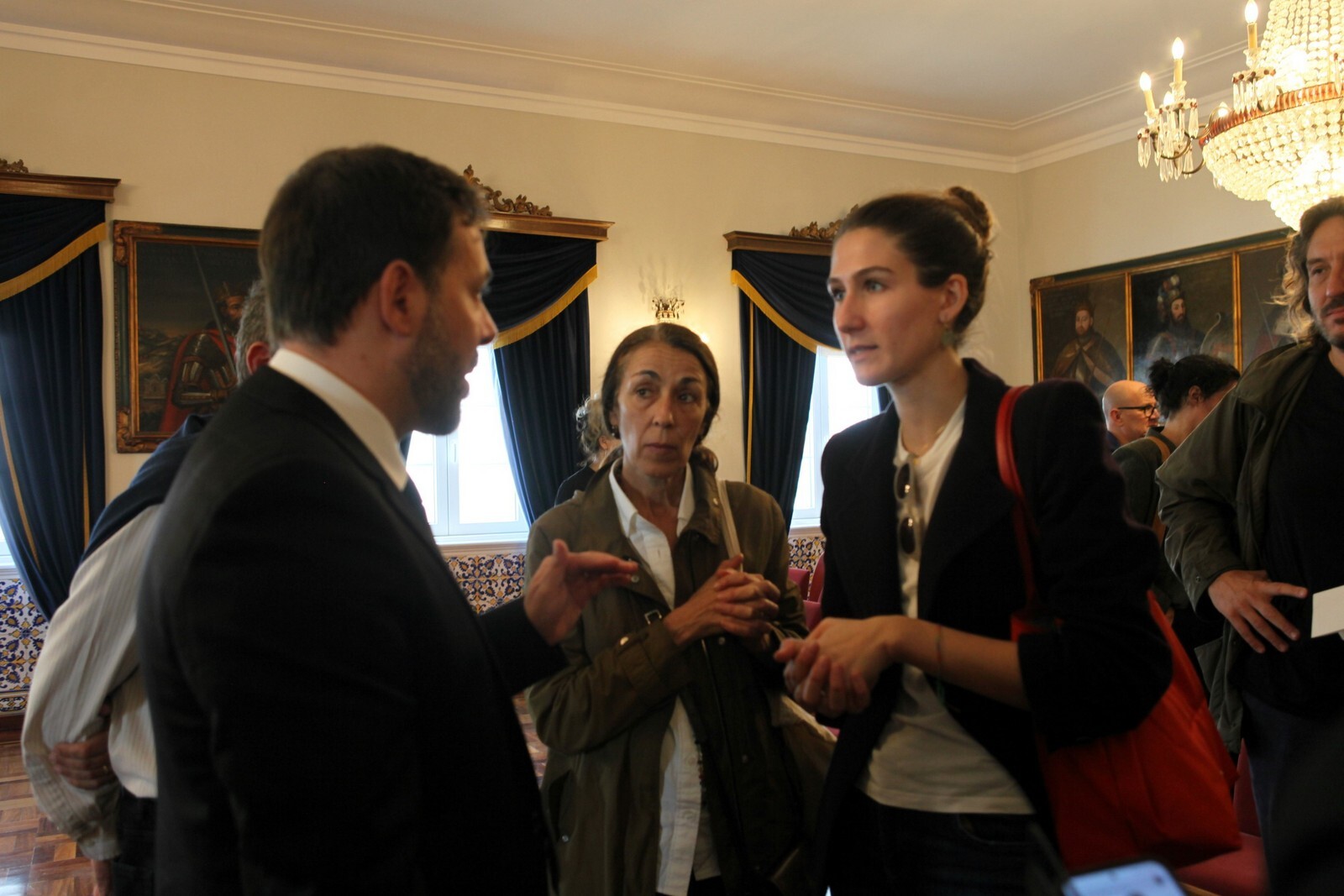 Alunos da Universidade da Suíça Italiana visitam Paços do Concelho