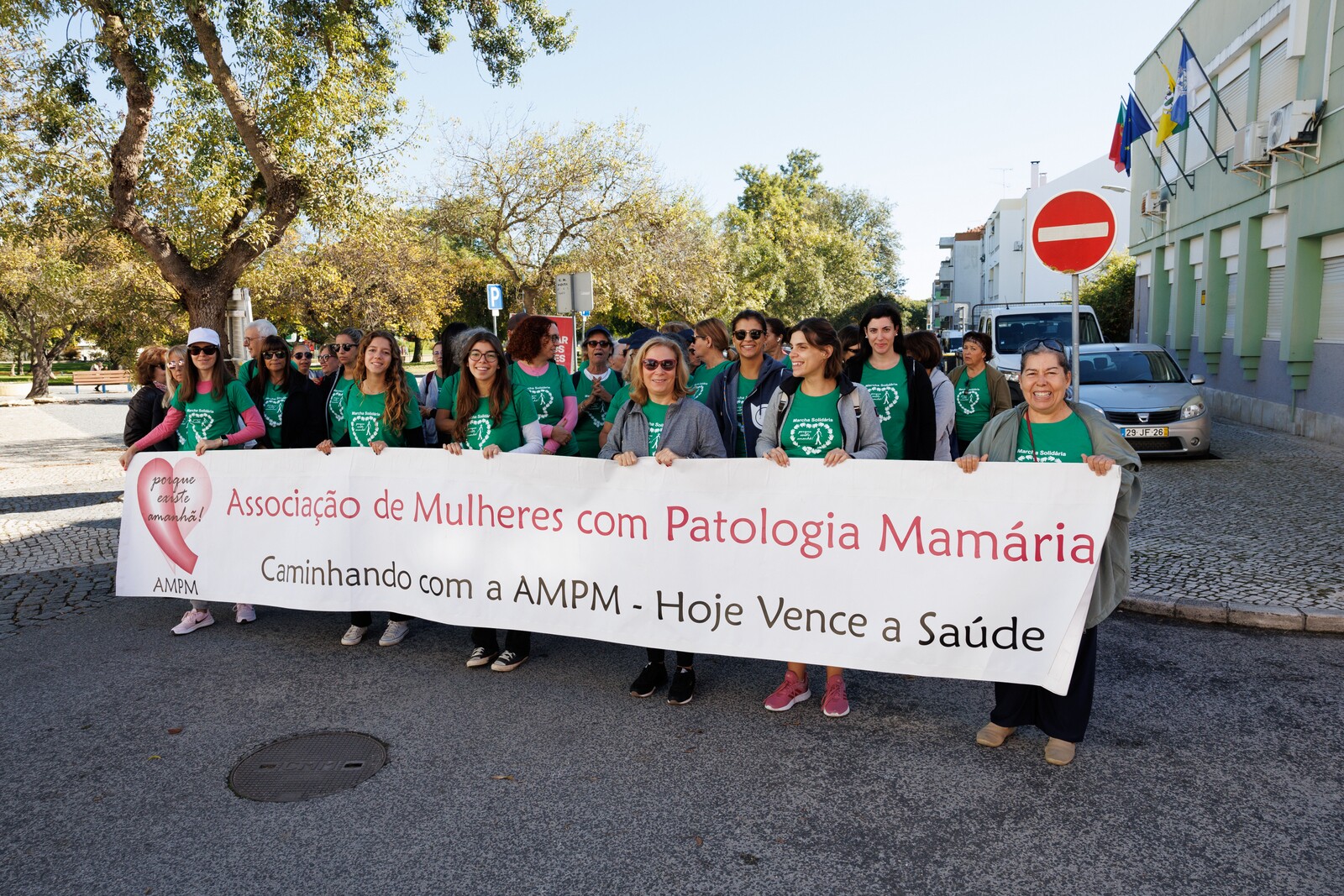 14ª Marcha Solidária contra o cancro da mama junta centenas de pessoas