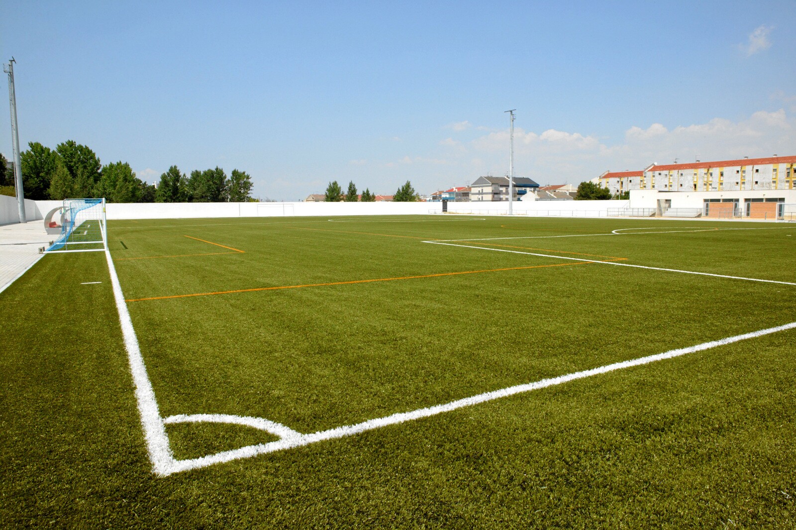 Futebol, futsal e basquetebol são o destaque dos próximos dias