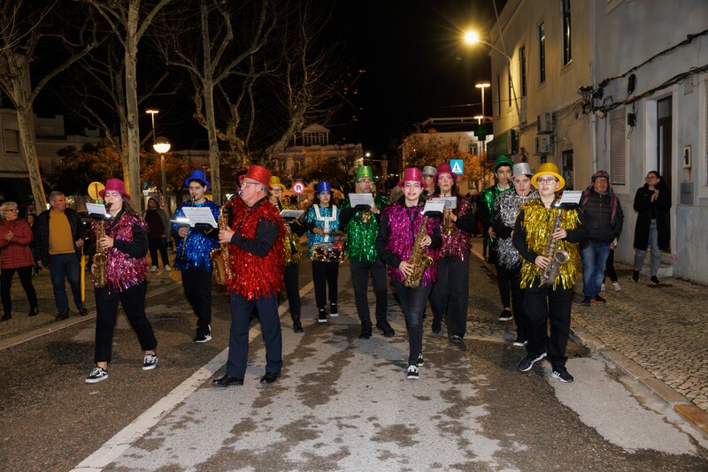 Carnaval Noturno da Moita juntou centenas de pessoas