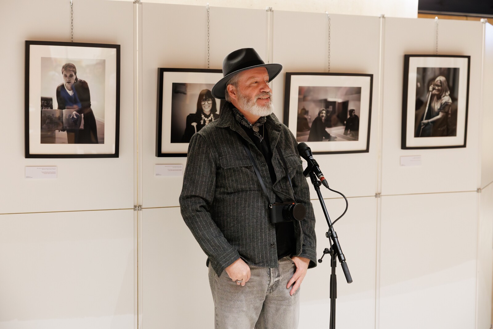 Inaugurada exposição Uma Biblioteca Não é apenas Livros