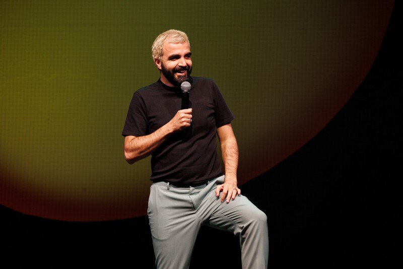 Salvador Martinha leva Fórum Cultural ao rubro